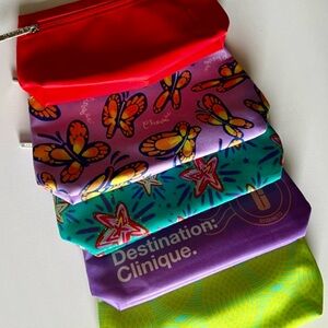 NWT 5 Piece Bundle Clinique Makeup Cosmetics Bags